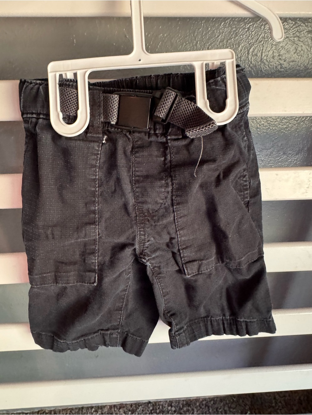 wonder nation Black Toddler Cargo Shorts with Webbing Belt